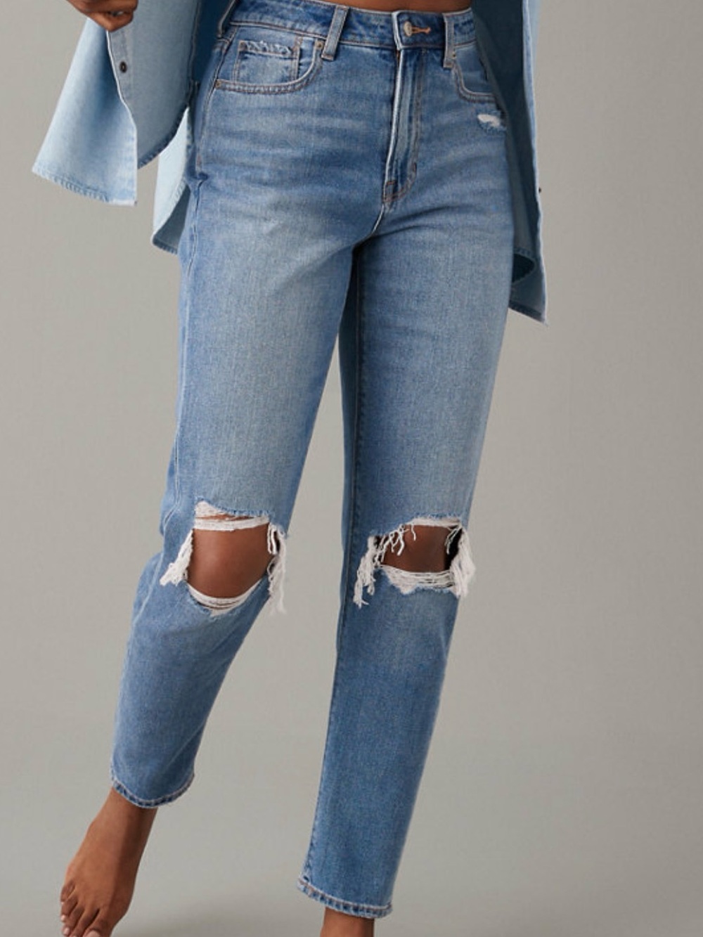 American Eagle Outfitters Light Blue Distressed Ankle Jeans